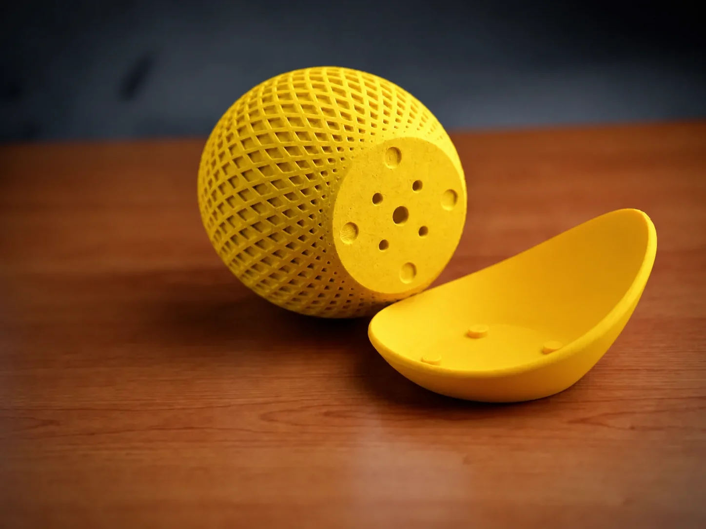 3D Baskı Küre Saksı - Kafes Dokulu İki Parçalı Dekoratif Saksı - Sarı-Sarı görsel 2