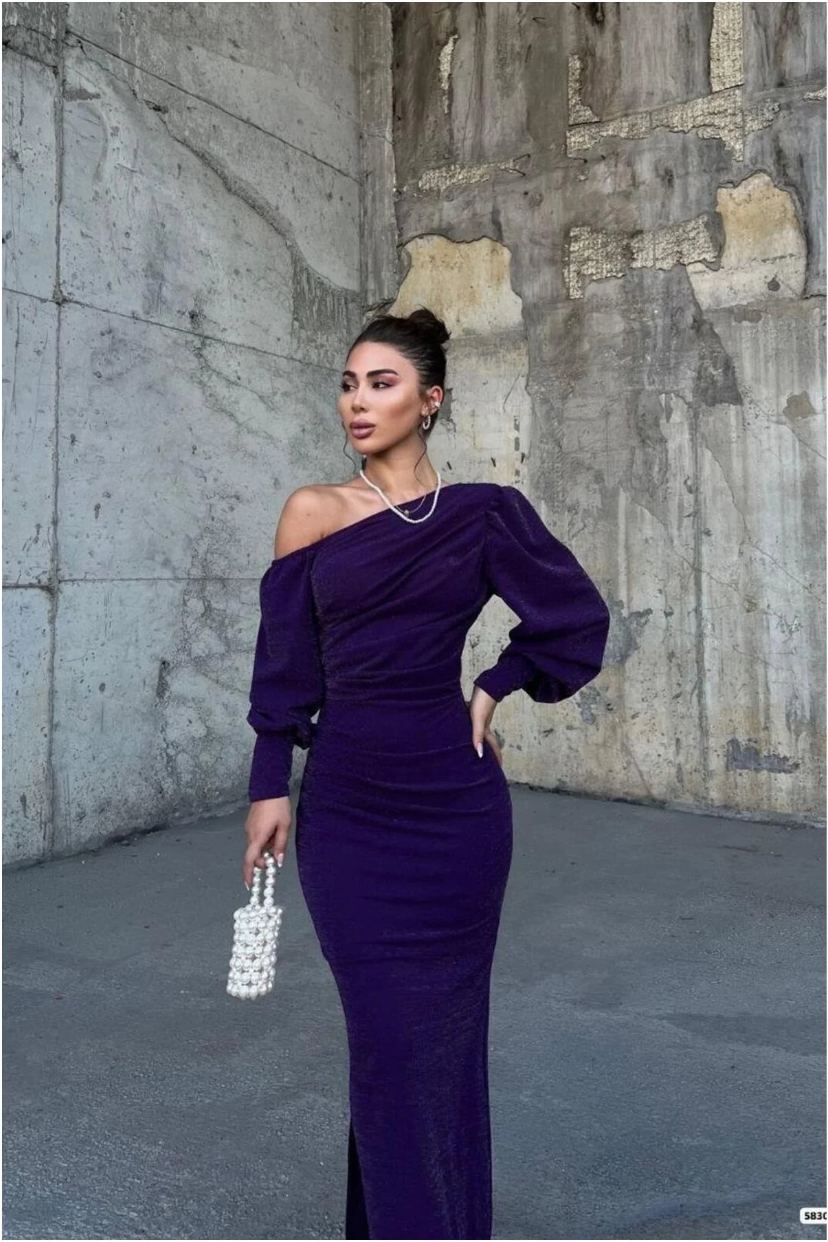 Kadın Modern Stil Krep Kumaş Kayık Yaka Maxi Abiye Elbise görsel 2