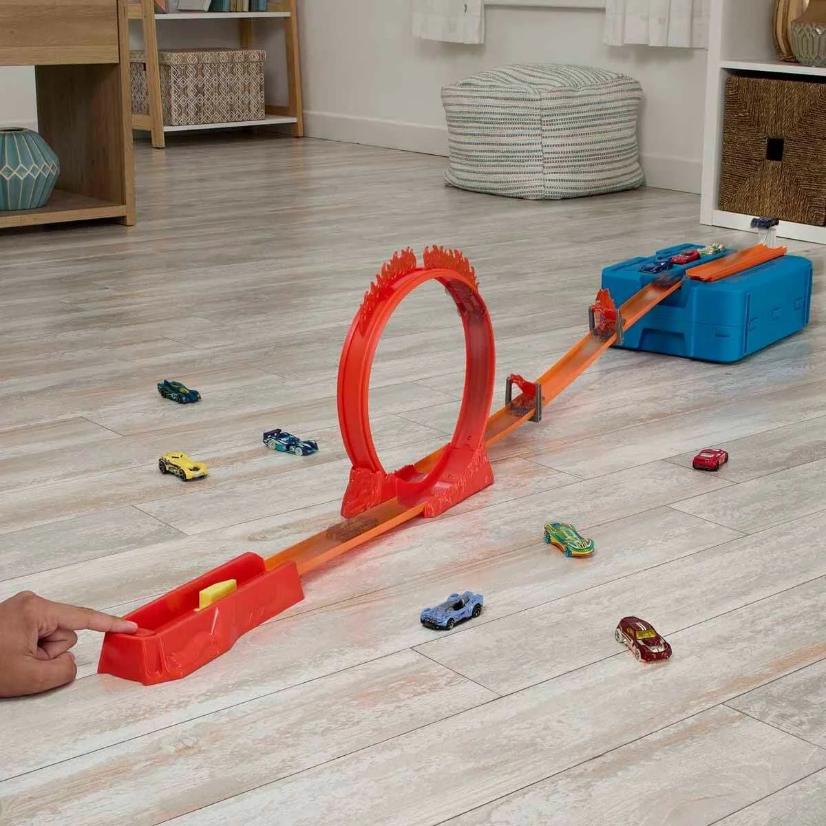 HMC04 Hot Wheels Track Builder Alev Temalı Akrobasi Seti görsel 6
