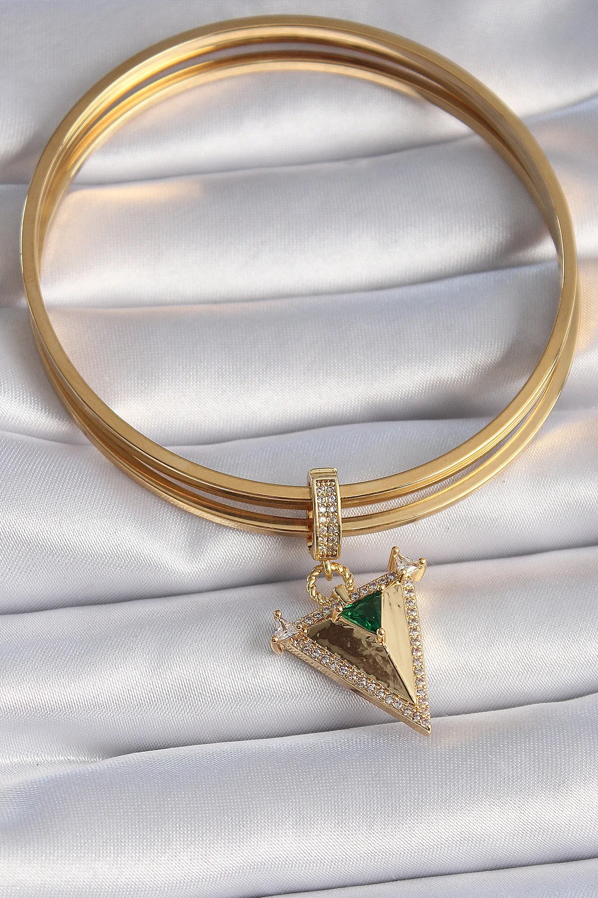 Pirinç Gold Renk Zirkon Taşlı 3D Üçgen Model Ajda Charm görsel 2