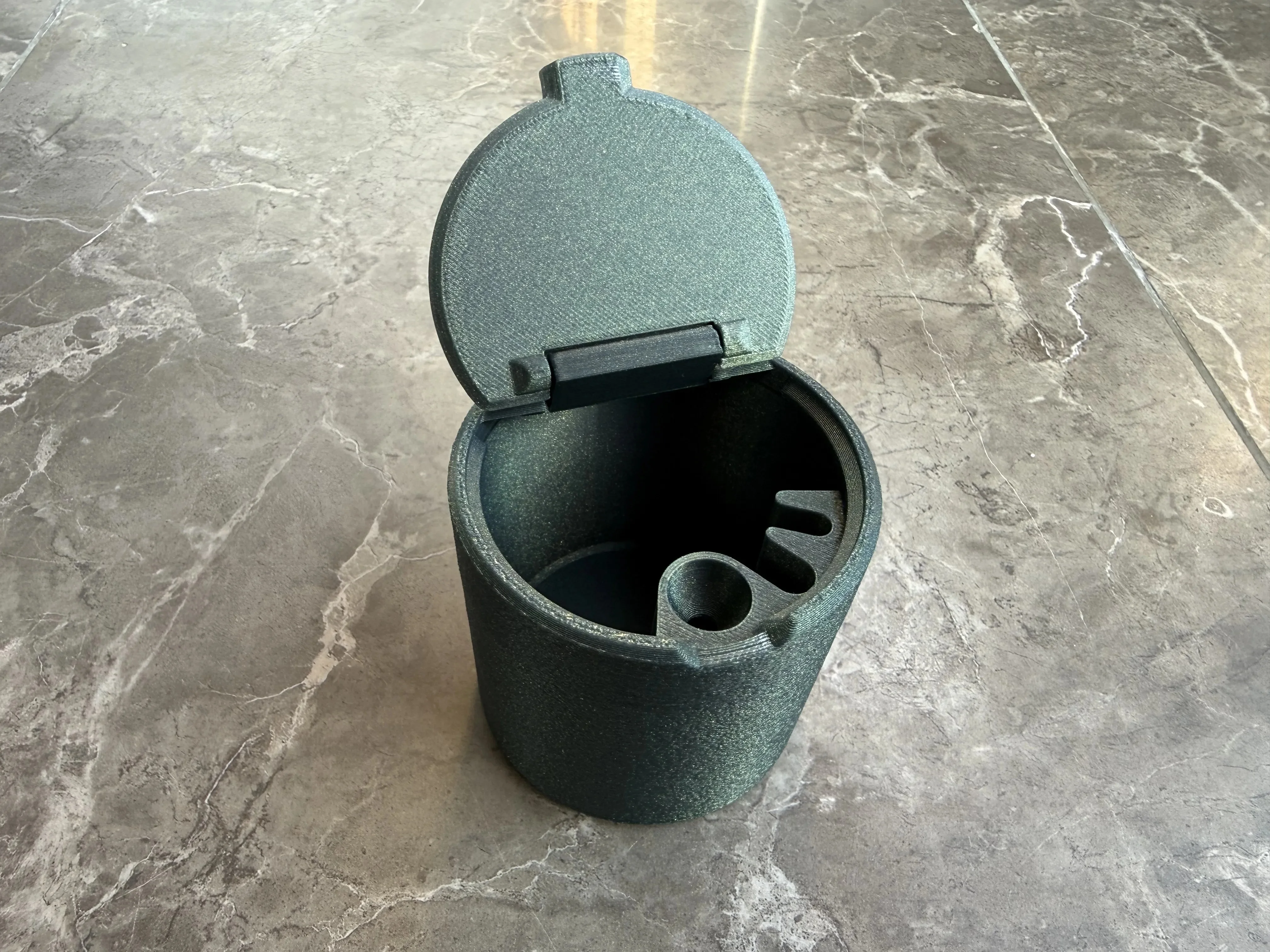 3D Baskı Kapaklı Küllük Menteşeli Rüzgar ve Koku Önleyici Dekoratif Sigara Küllüğü 11 cm görsel 2