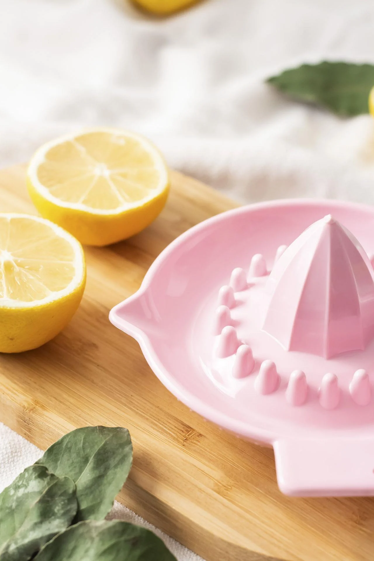 Akrilik Koyu Pembe Limon Sıkacağı Pratik Limon Sıkacağı görsel 2