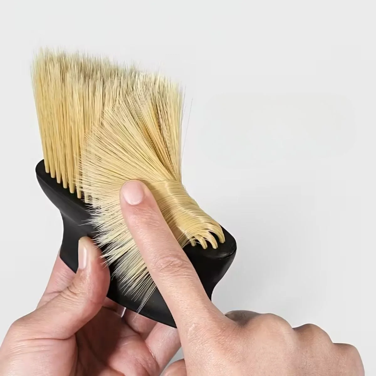 Yumuşak Kıllı ve Ergonomik Saplı Araç İçi Detaylı Toz Temizleme Fırçası görsel 5