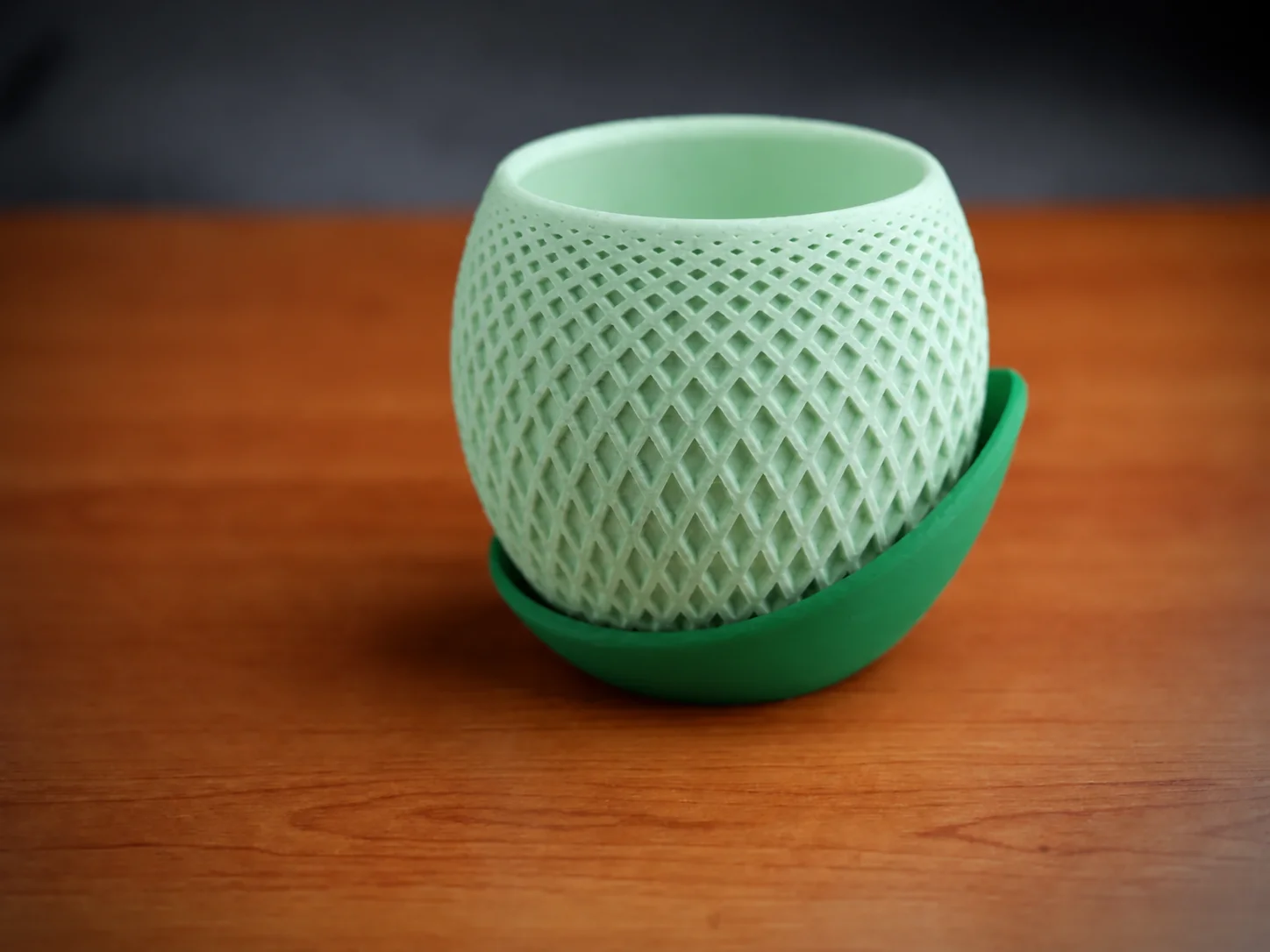 3D Baskı Küre Saksı - Kafes Dokulu İki Parçalı Dekoratif Saksı - Mint-Yeşil