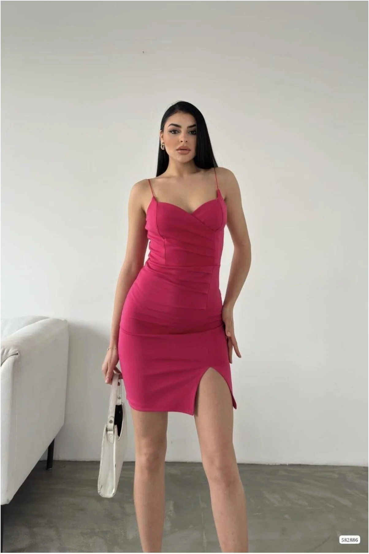 Kalp Yırtmaçlı Elbise Yaka Askılı Abiye Mini görsel 3