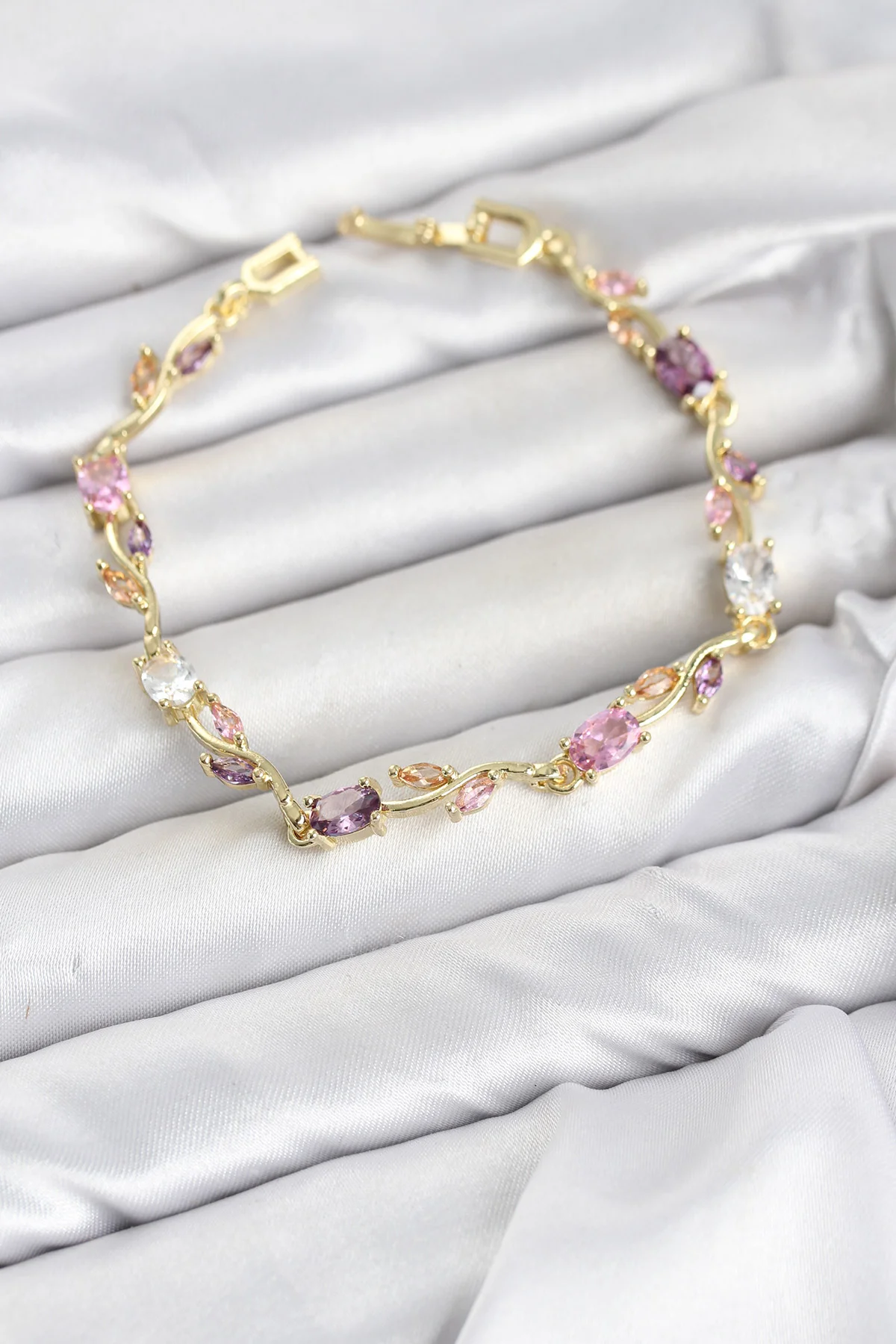 Pirinç Gold Renk Pembe ve Mor Zirkon Taşlı Çiçek Model Kadın Bileklik görsel 2