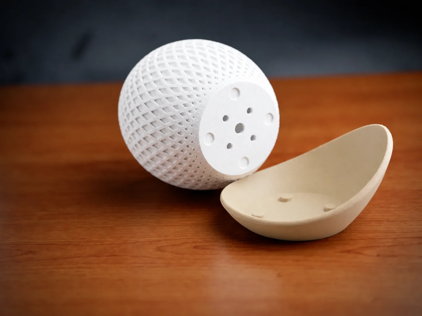 3D Baskı Küre Saksı - Kafes Dokulu İki Parçalı Dekoratif Saksı - Beyaz-Bej görsel 2