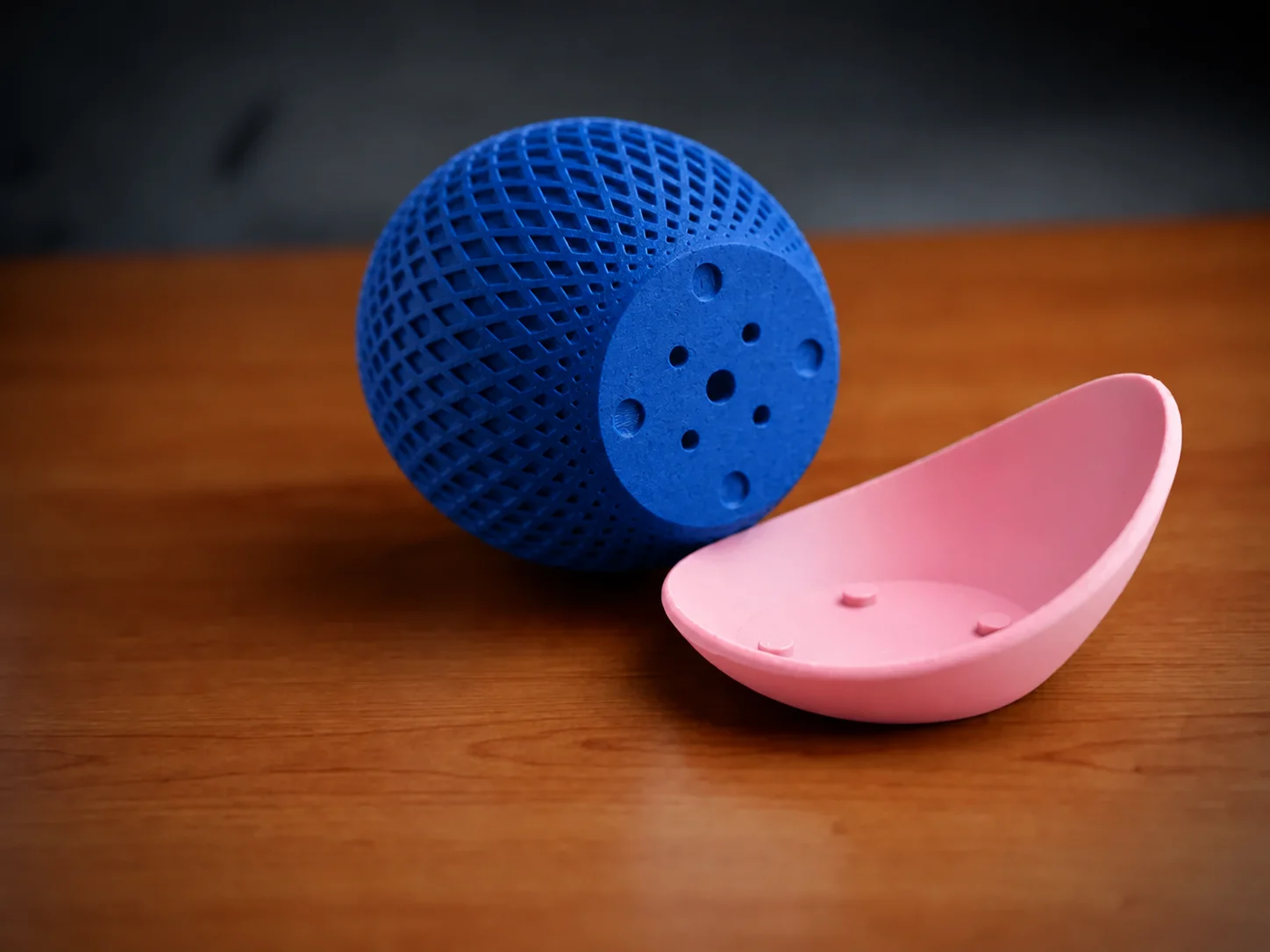 3D Baskı Küre Saksı - Kafes Dokulu İki Parçalı Dekoratif Saksı - Mavi-Pembe görsel 2