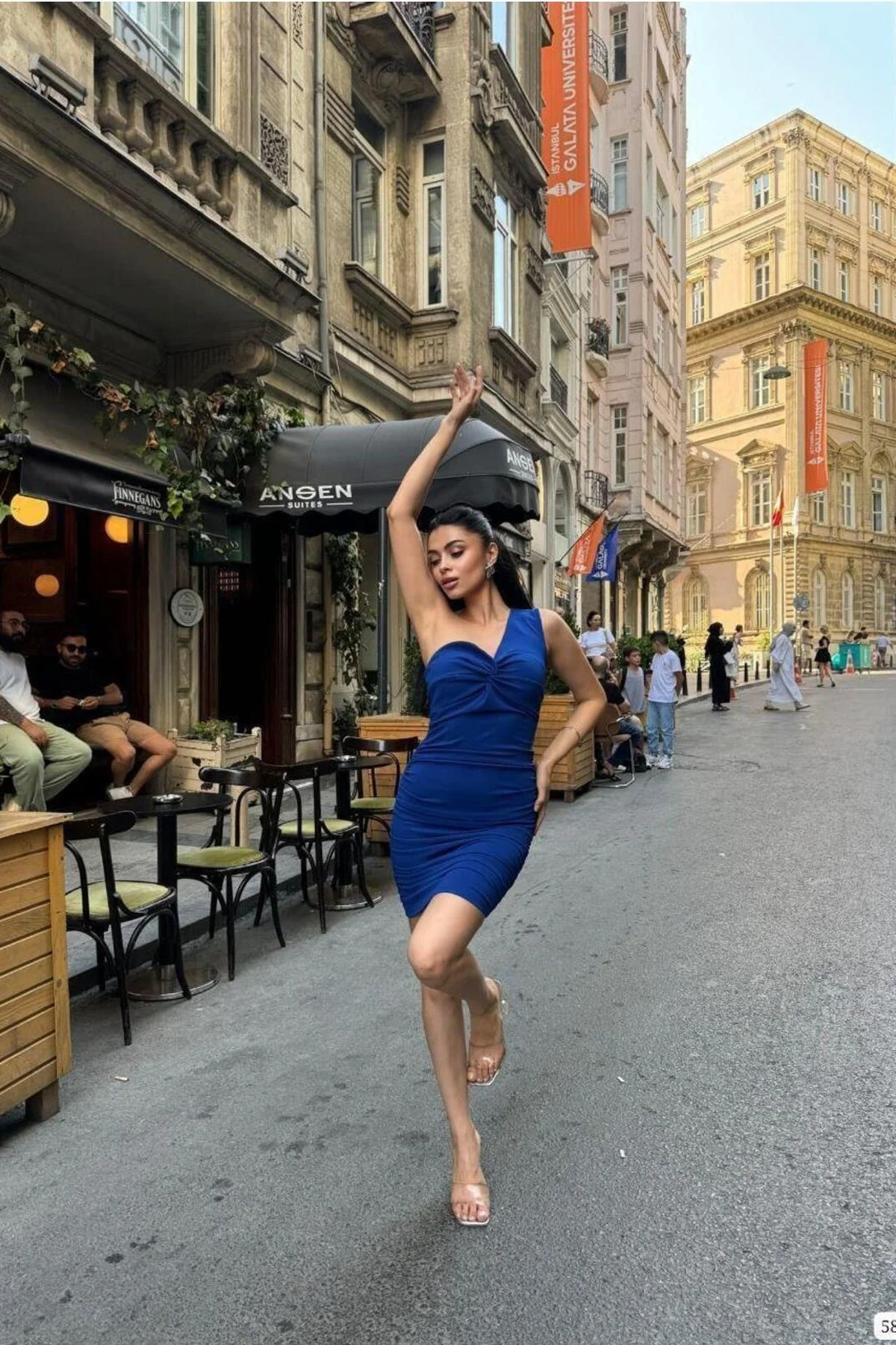 Kadın Straplez Büzgülü Balık Kesim Abiye Elbise görsel 2