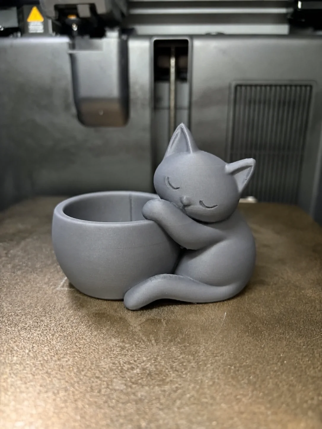 3D Baskı Sarılan Kedi Saksı - Sevimli Dekoratif Saksı - Gri görsel 2