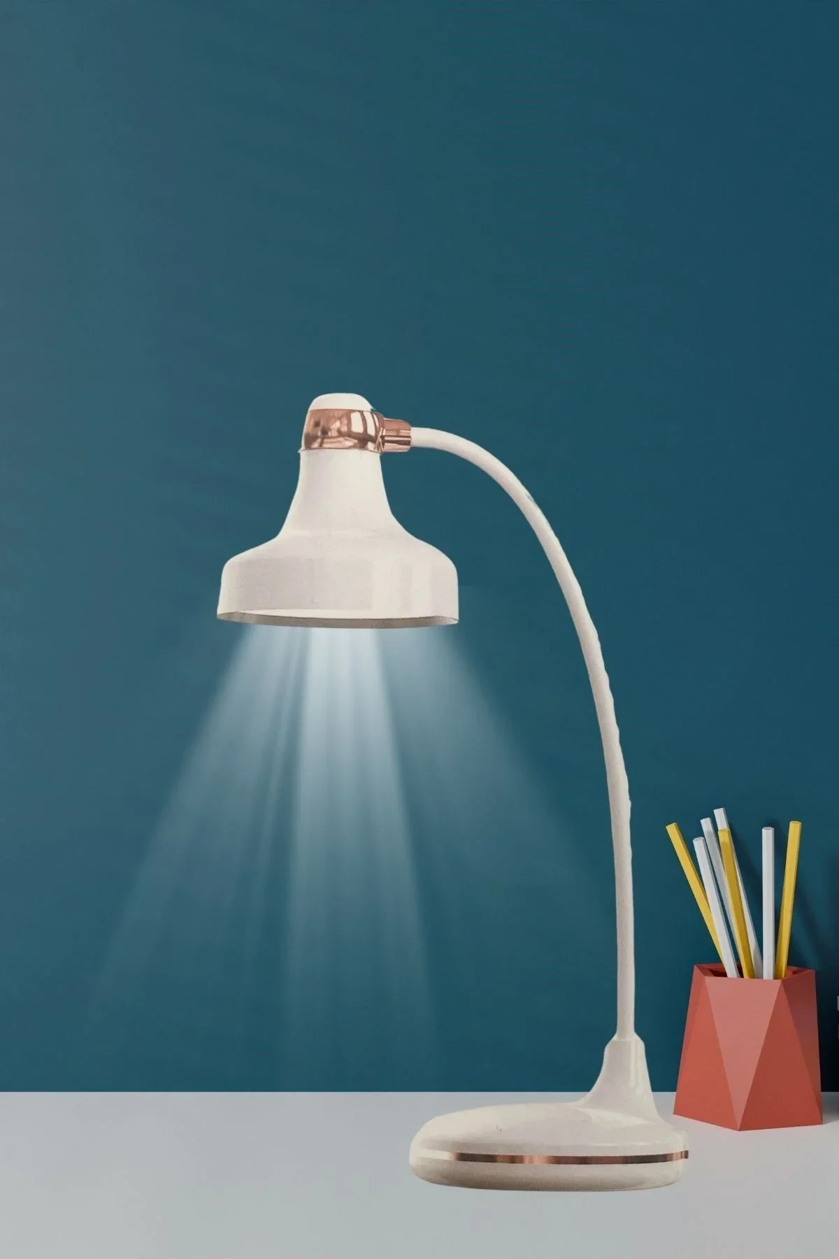 Dokunmatik 3 Farklı LED Işıklı Çalışma Masası Üstü Lamba görsel 7