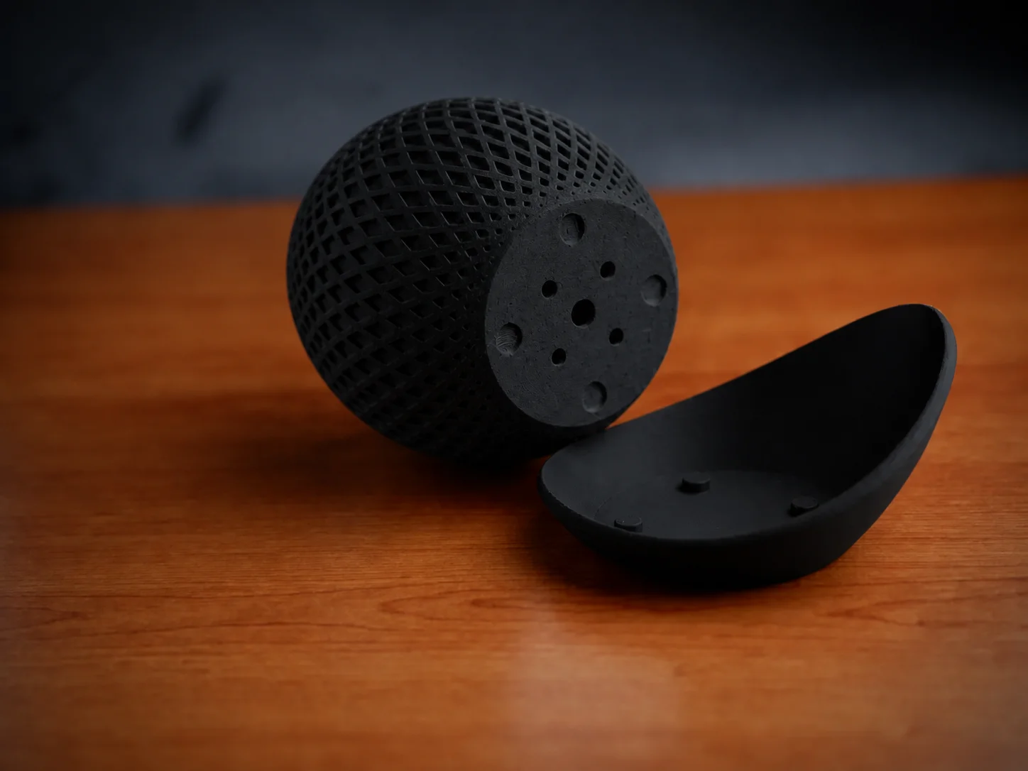 3D Baskı Küre Saksı - Kafes Dokulu İki Parçalı Dekoratif Saksı - Siyah-Siyah görsel 2