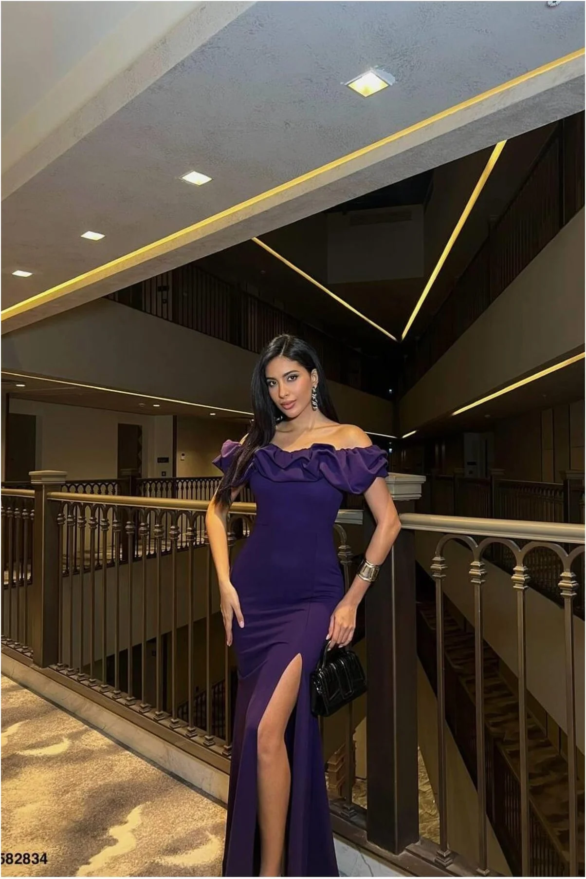 Kadın Trend Model Kare Yaka Yırtmaçlı Kısa Kollu Abiye Elbise görsel 4