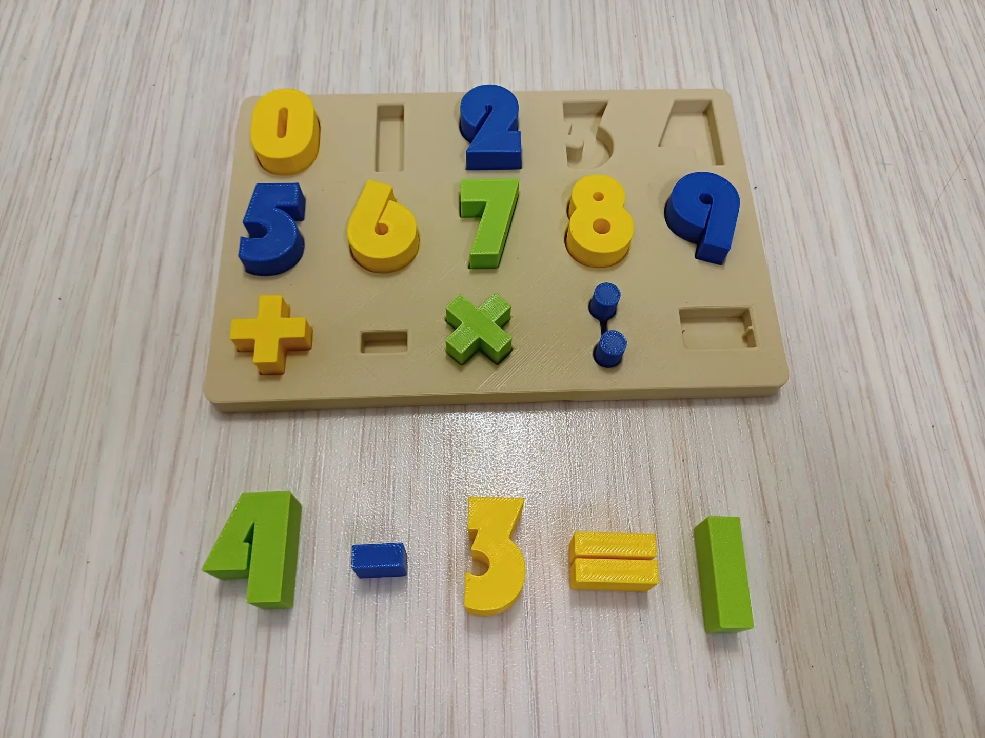 3D Baskı Sayılar ve Matematik Sembolleri Öğretim Tahtası - Rakam Eşleştirme Puzzle, Temel İşlem Sembolleri (0-9) görsel 2