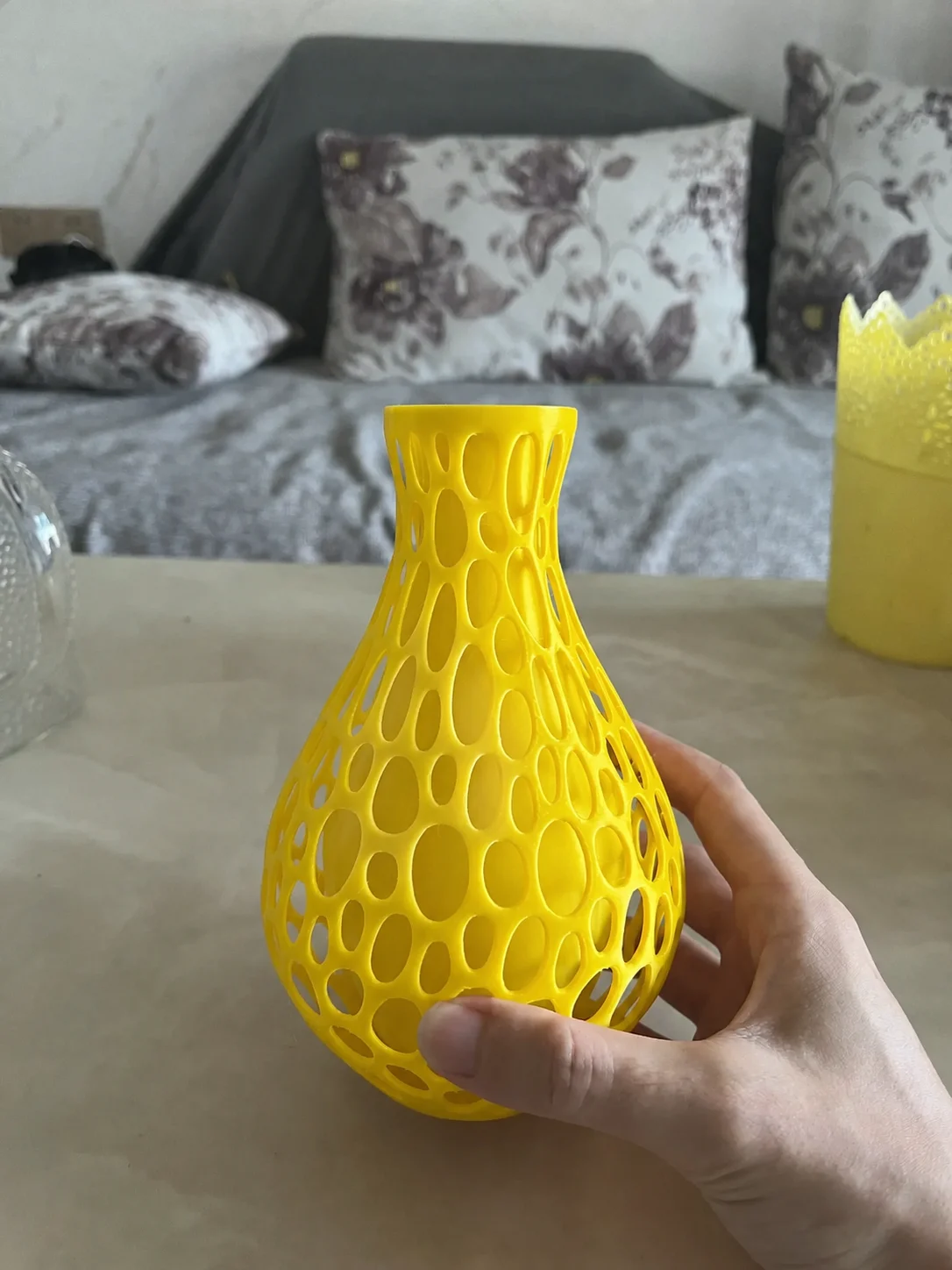 3D Baskı Petek Dokulu Vazo - Delikli Dekoratif Vazo-Sarı görsel 2