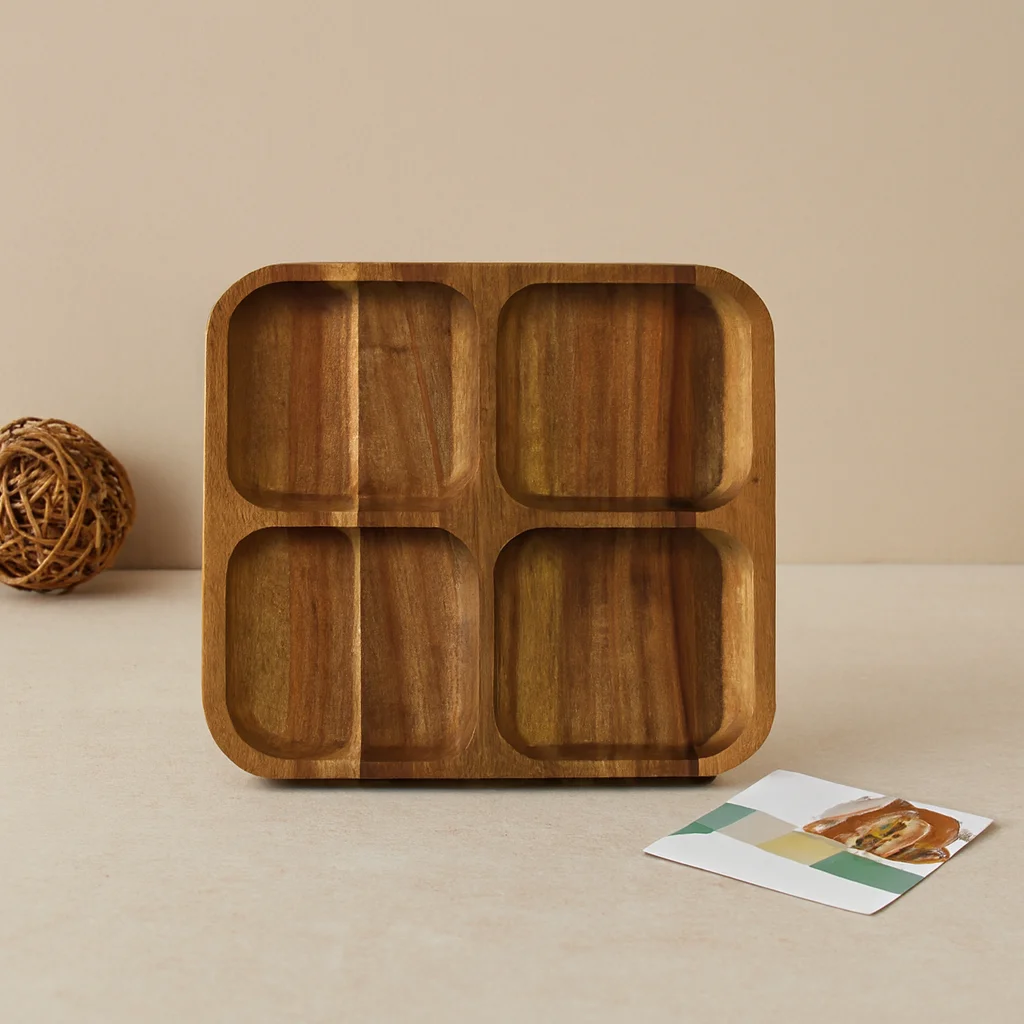 Akasya Ahşap 4 Bölmeli Kare Servis Tepsisi 20x20x1.4 cm