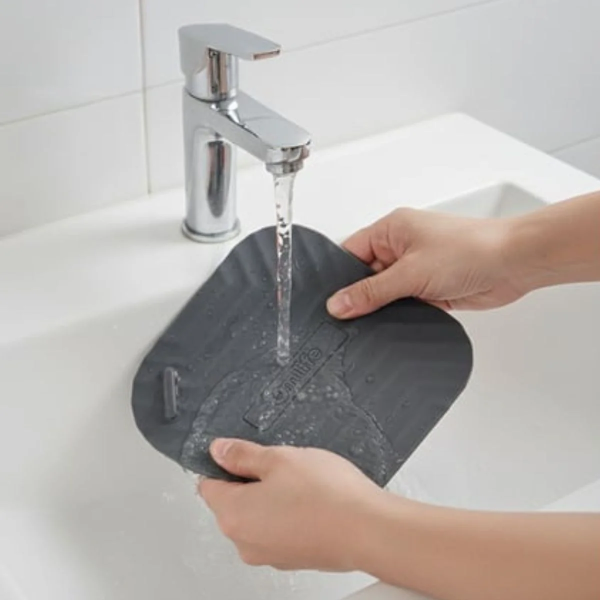 Gri Kare Evye Gider Koku Önleyici Silikon Mat – Lavabo Süzgeç ve Haşere Engelleyici görsel 4