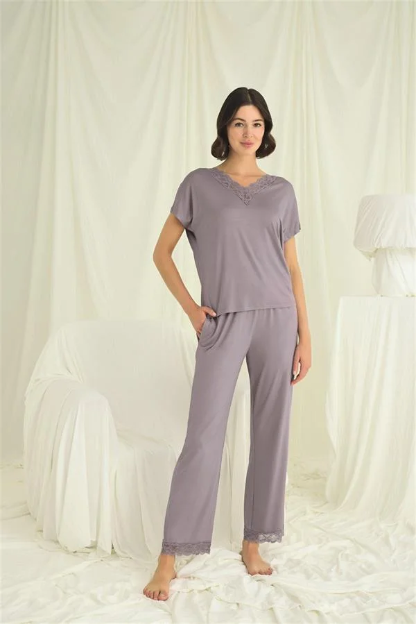 Kısa Kollu V Yakalı Dantelli Pijama Takımı görseli
