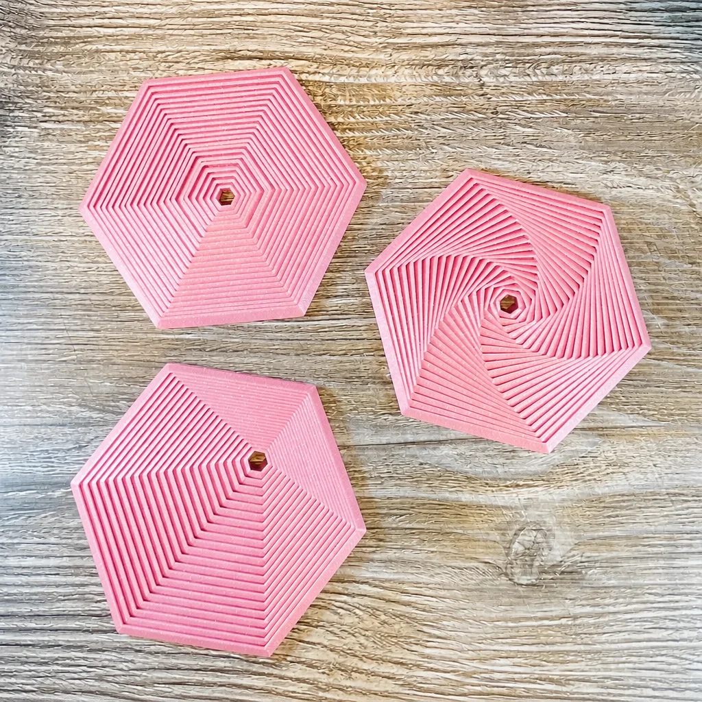 3D Baskı Super Fidget Coaster Seti - Altıgen Desenli Bardak Altlığı ve Tutucu-Pembe görsel 2