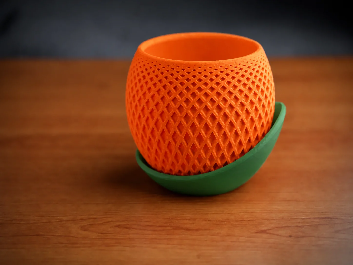 3D Baskı Küre Saksı - Kafes Dokulu İki Parçalı Dekoratif Saksı - Turuncu-Yeşil