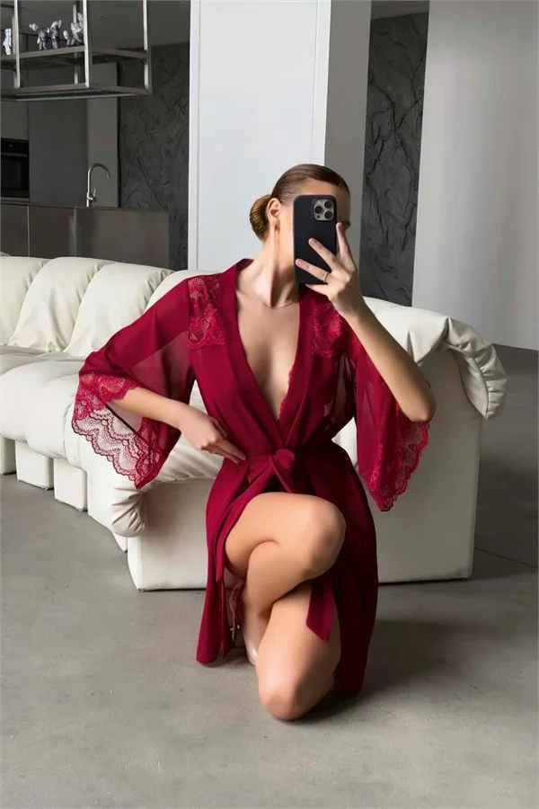 Şık Tasarım Bordo Dantel İşlemeli Body Suit ve Tül Gecelik Takımı görsel 3