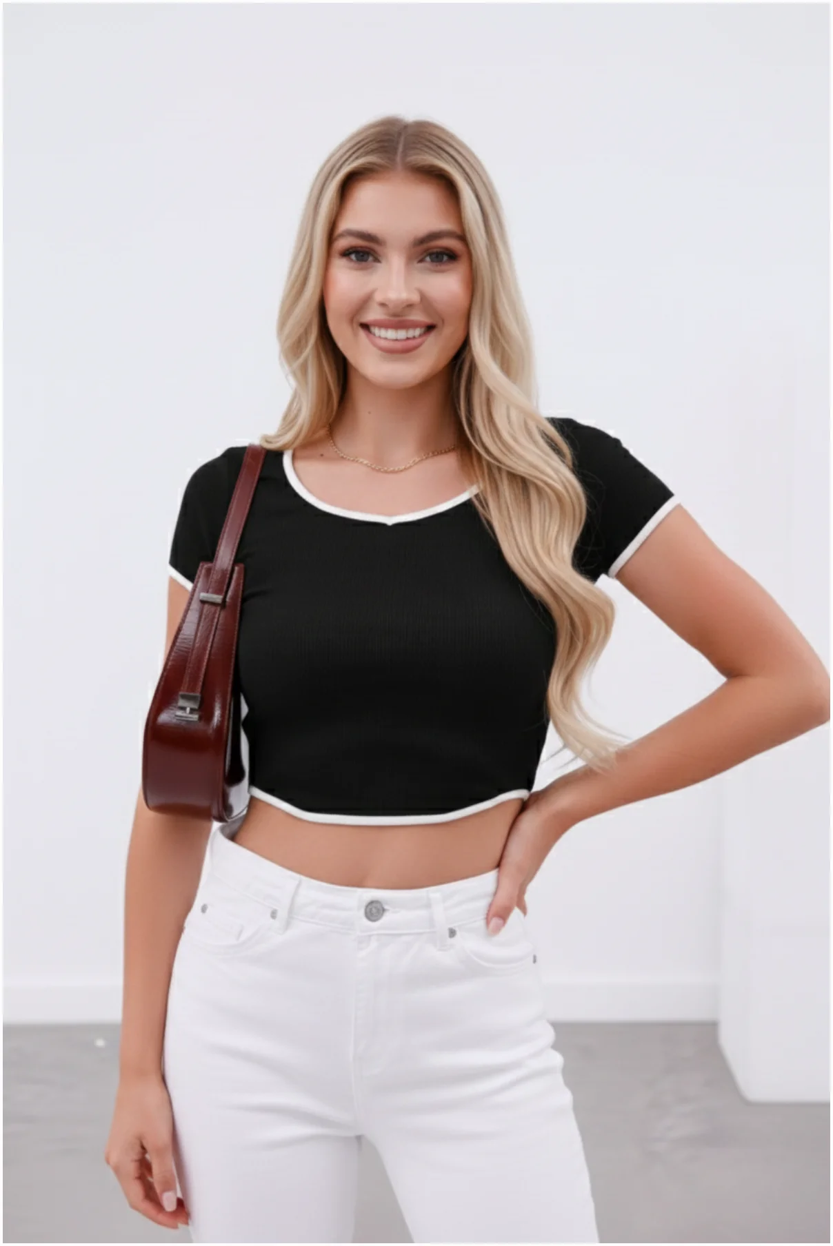 Kadın Fitilli Örme Kumaş Kısa Kollu T-Shirt görsel 2