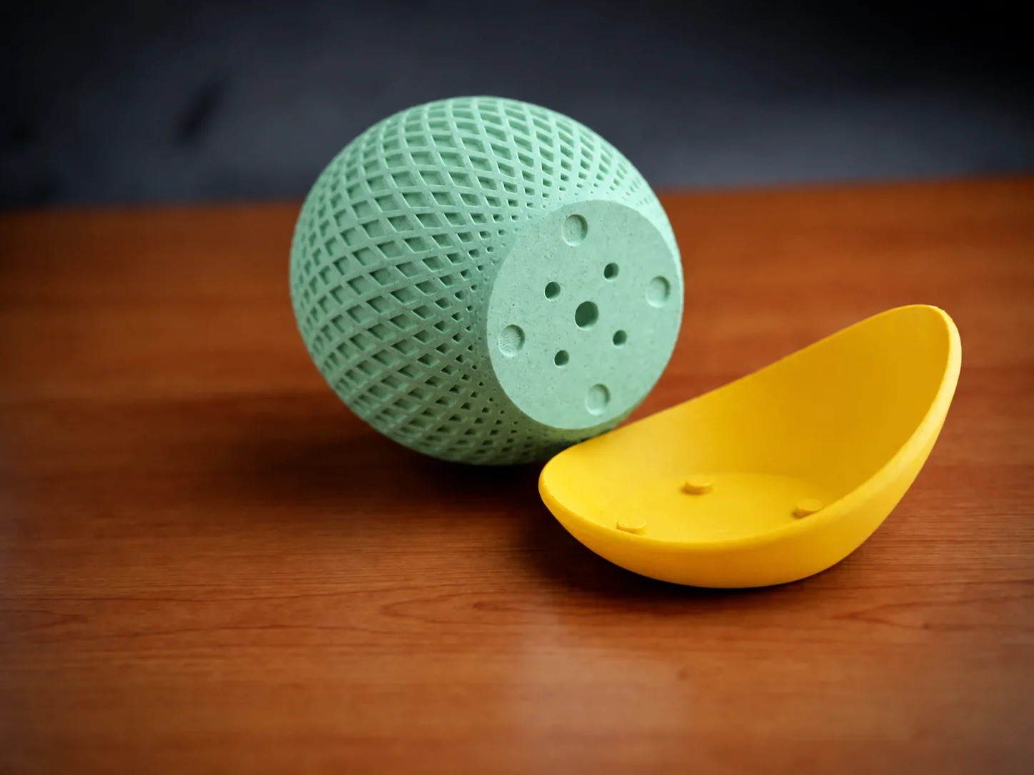 3D Baskı Küre Saksı - Kafes Dokulu İki Parçalı Dekoratif Saksı - Mint-Sarı görsel 2
