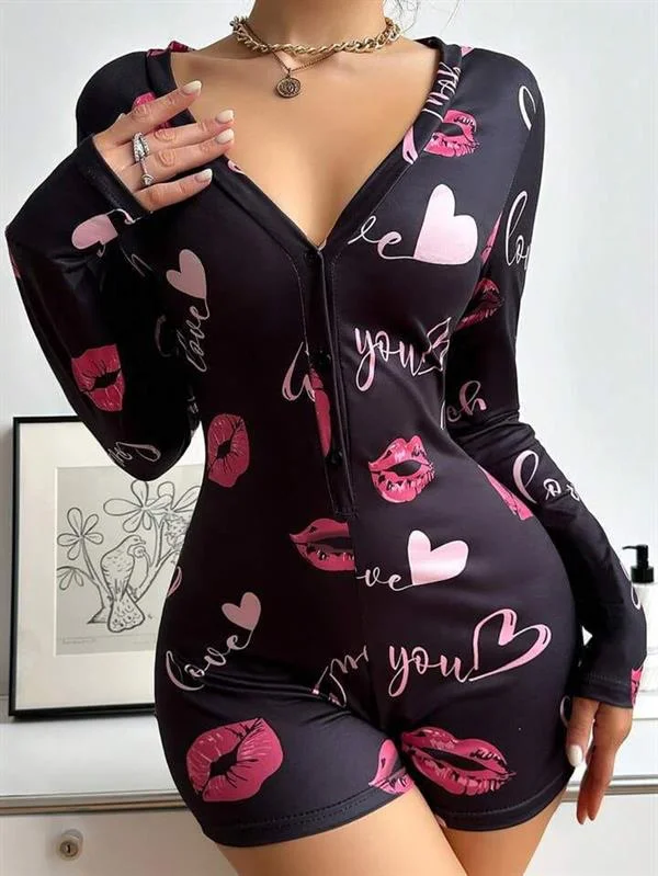 Pamuklu Kırmızı Öpücük ve Kalp Desenli Düğmeli Uzun Kol Tulum Pijama görseli