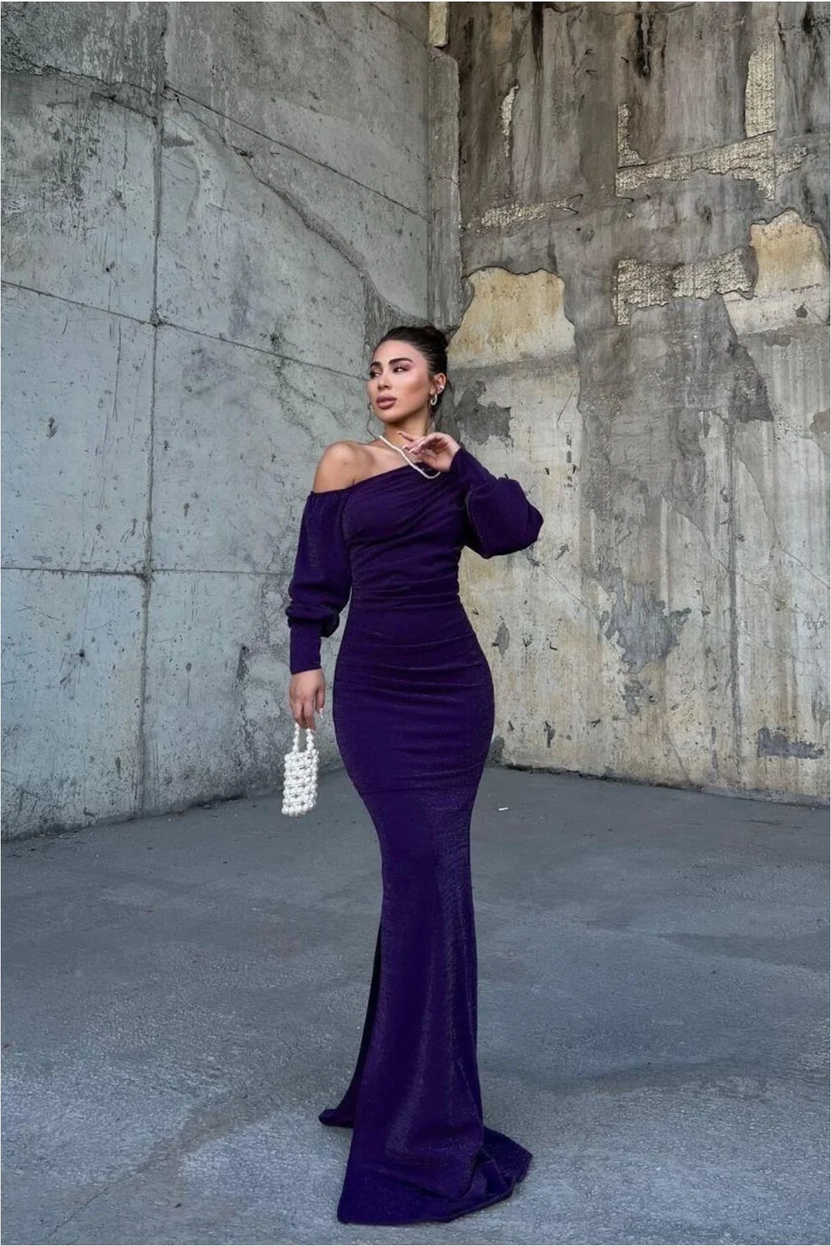 Kadın Modern Stil Krep Kumaş Kayık Yaka Maxi Abiye Elbise görsel 5