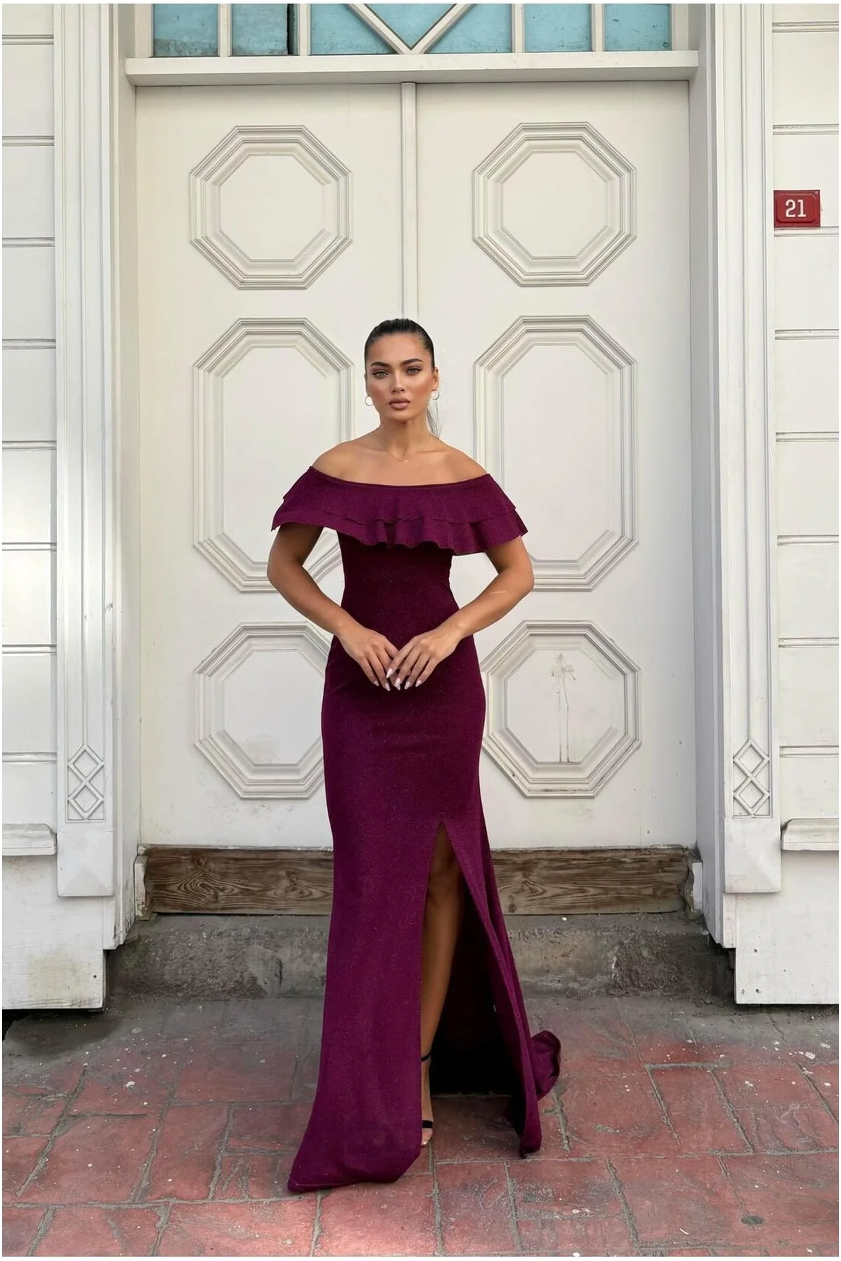 Kadın Modern Stil Krep Kumaş Straplez Yırtmaçlı Abiye Elbise görsel 4