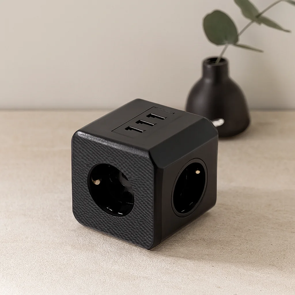 Termal Akım Korumalı Duvar Priz - 3 USB Çıkışlı Siyah