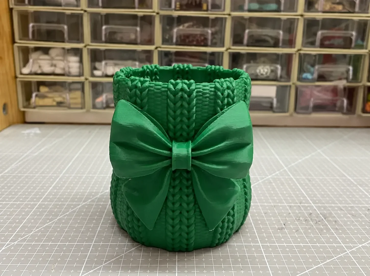 3D Baskı Fiyonklu Örgü Vazo - Dekoratif Çiçeklik-Yeşil görsel 2