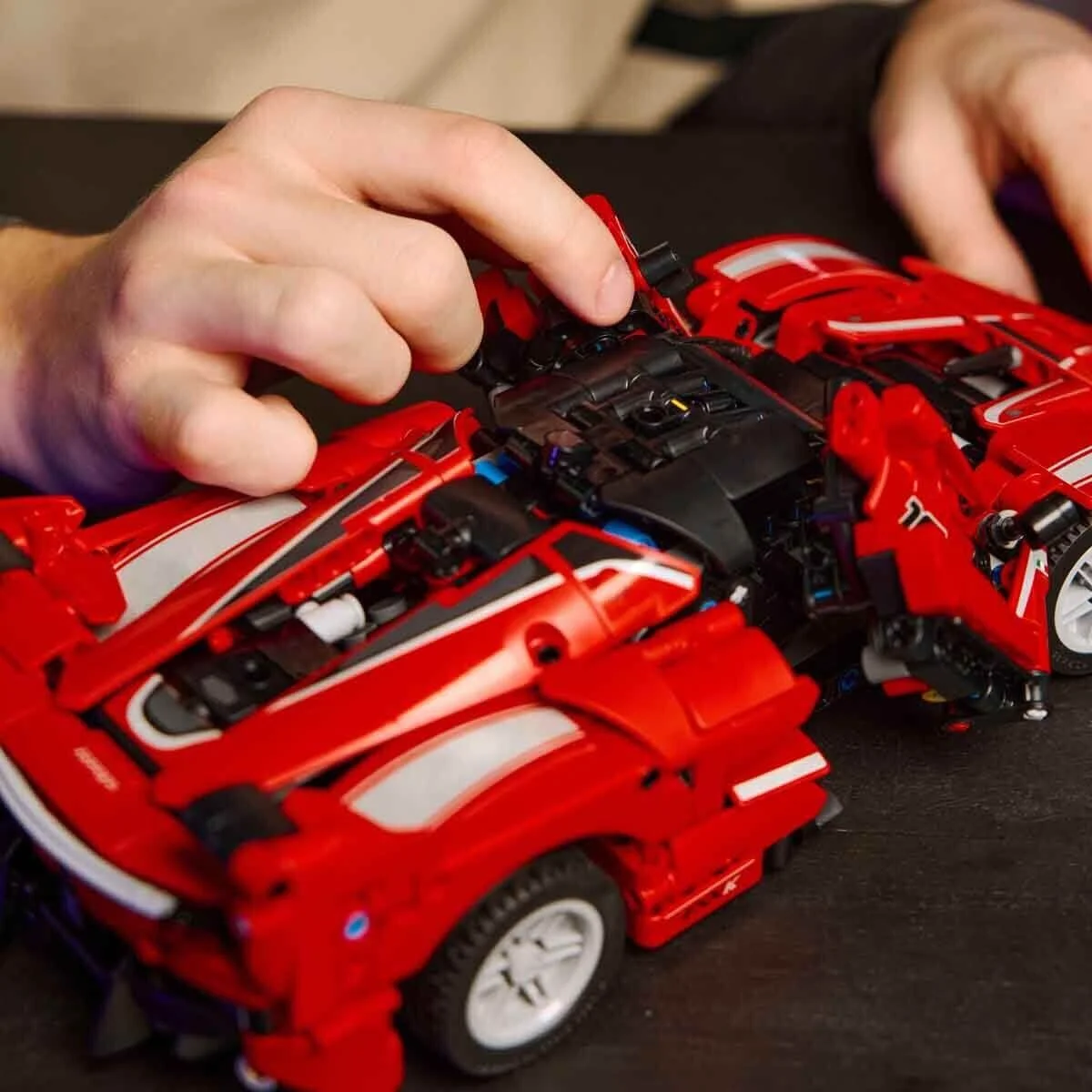 42212 Lego Technic Ferrari FXX K 897 parça +10 yaş görsel 7