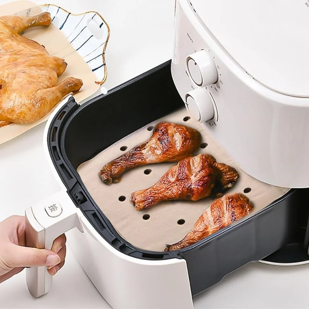 250 Adet Air Fryer Pişirme Kağıdı Tek Kullanımlık Hava Fritöz Yağ Geçirmez Yapışmaz Gıda Pişirme Kağıdı Delikli Kare Model görsel 2