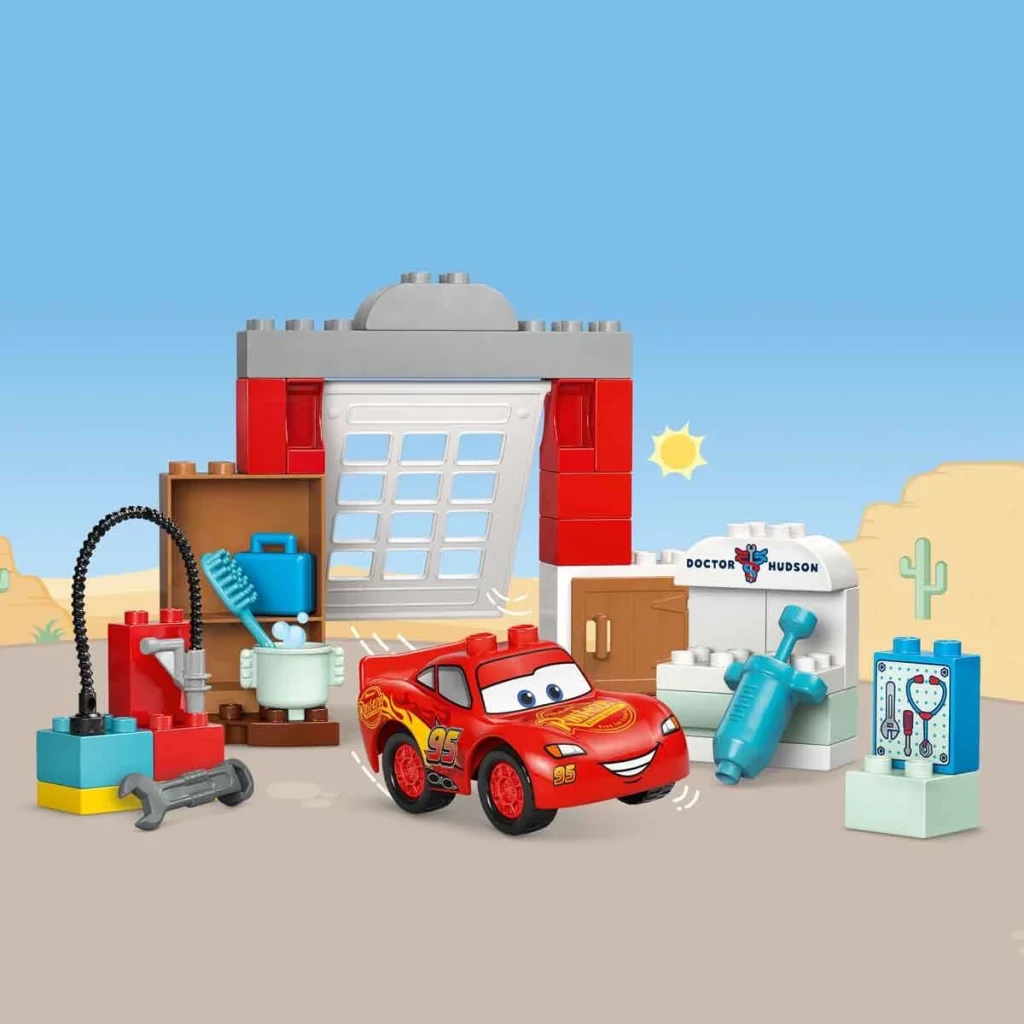 Pixar Arabalar McQueen’in Doc’un Garajını Ziyareti 10456 görsel 3