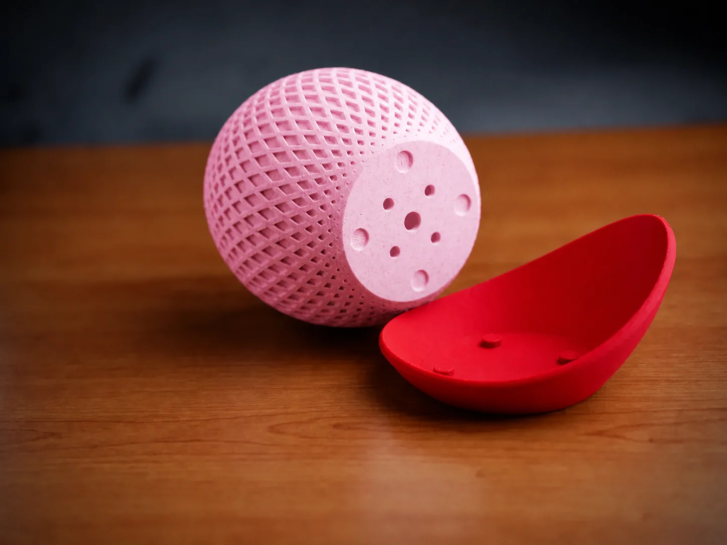 3D Baskı Küre Saksı - Kafes Dokulu İki Parçalı Dekoratif Saksı - Pembe-Kırmızı görsel 2