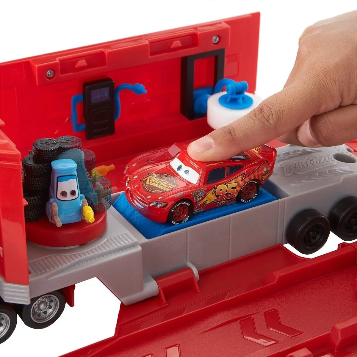 HDC75 Cars Dönüştürülebilir Mack Oyun Seti görsel 6