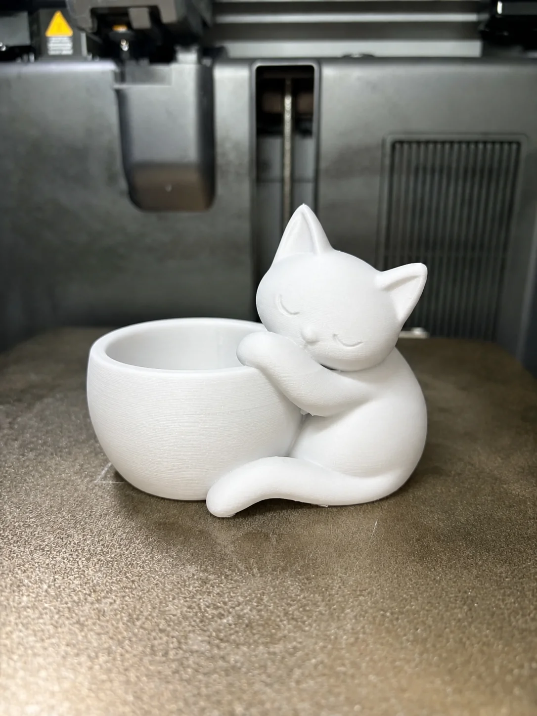 3D Baskı Sarılan Kedi Saksı - Sevimli Dekoratif Saksı - Beyaz görsel 2