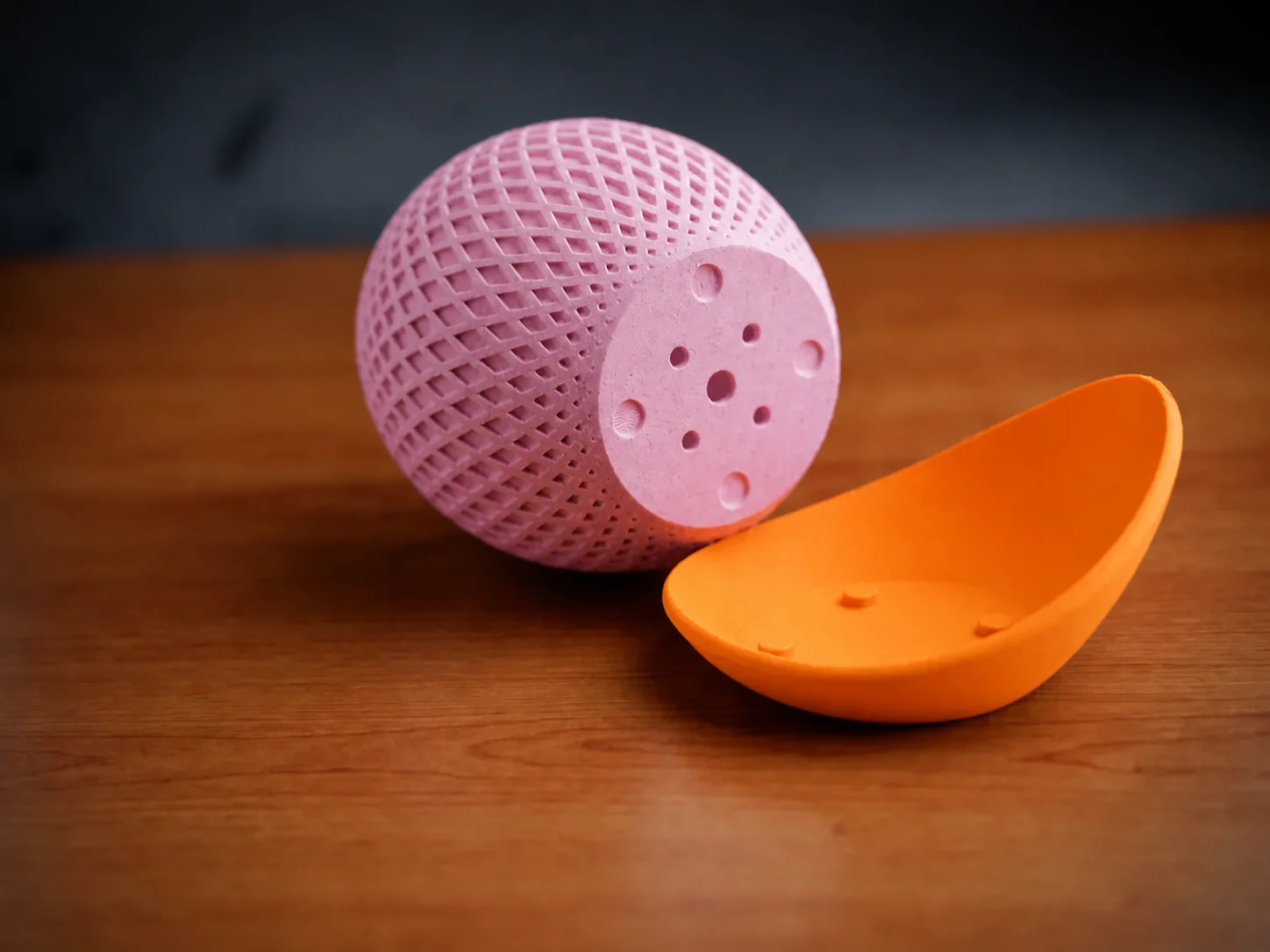 3D Baskı Küre Saksı - Kafes Dokulu İki Parçalı Dekoratif Saksı - Pembe-Turuncu görsel 2