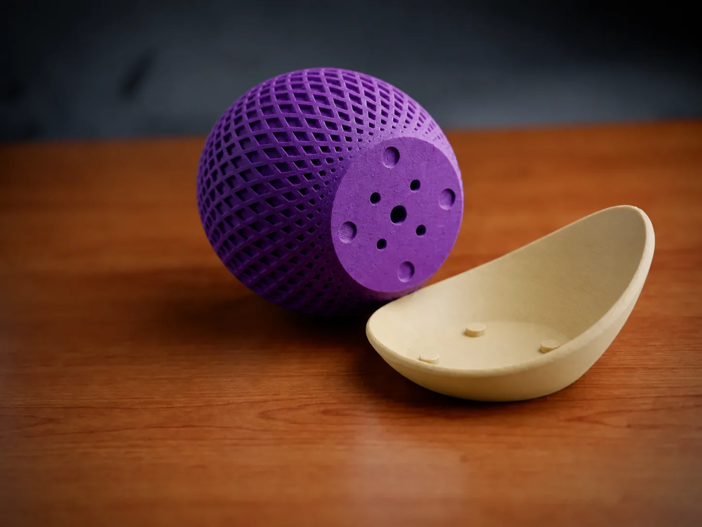 3D Baskı Küre Saksı - Kafes Dokulu İki Parçalı Dekoratif Saksı - Mor-Bej görsel 2