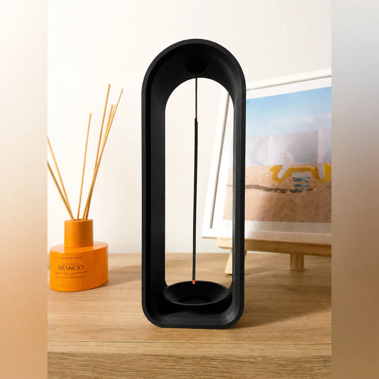 3D Baskı The Shrine Tütsülük - Modern Kemer Formlu Tütsü Tutucu-Siyah görsel 3