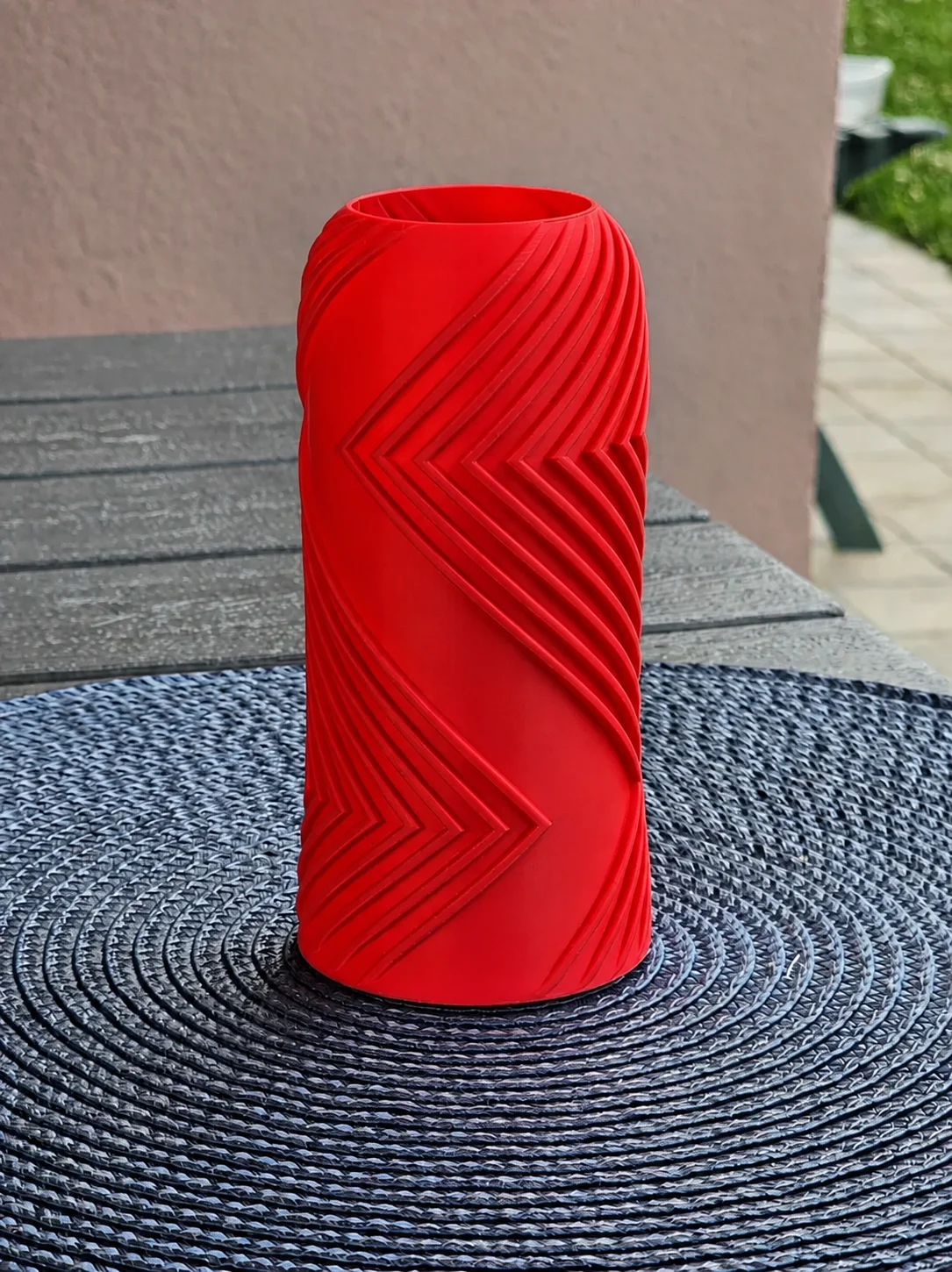 3D Baskı Vector Vazo - Geometrik Çizgili Dekoratif Vazo-Kırmızı görsel 2