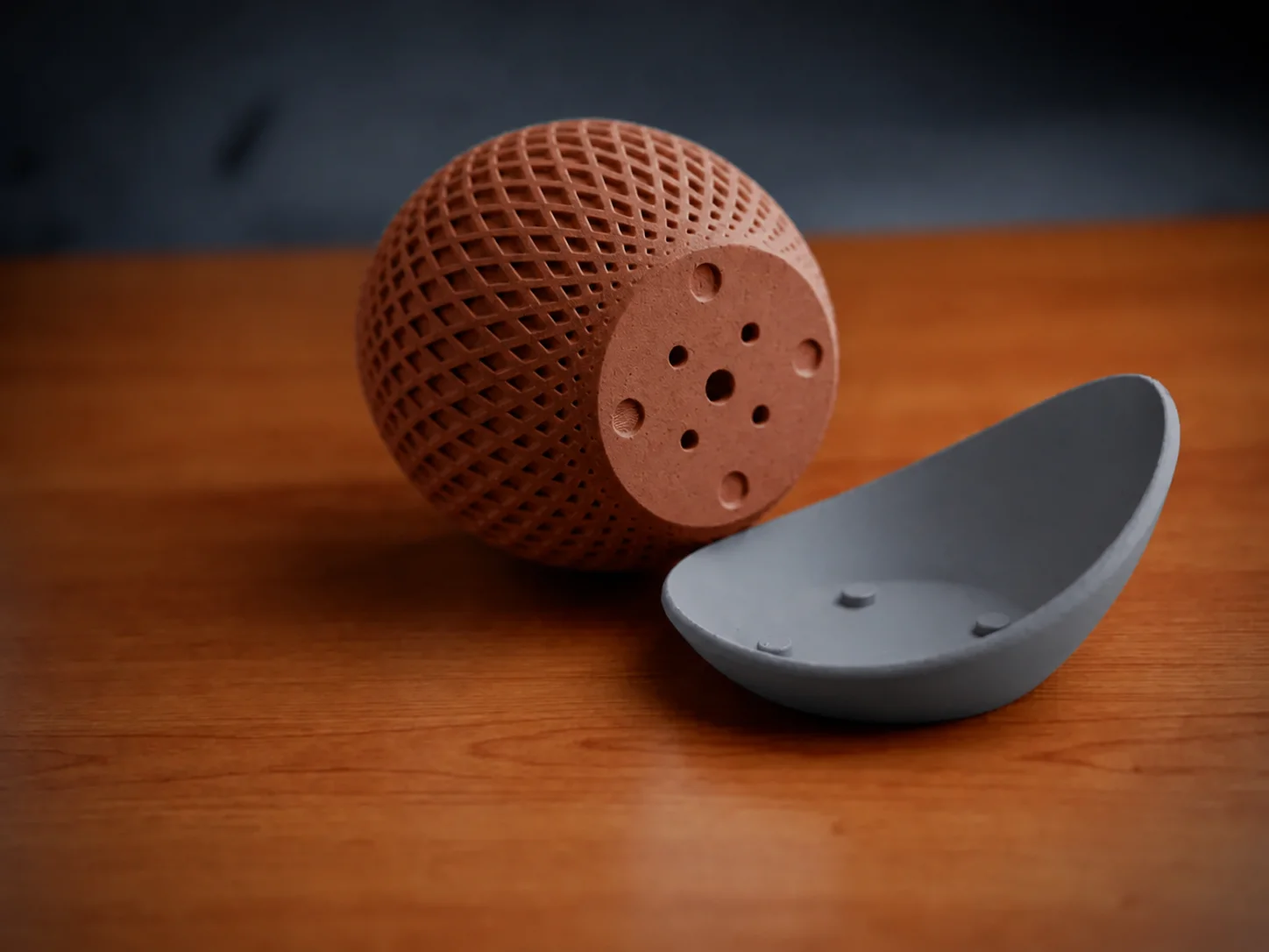 3D Baskı Küre Saksı - Kafes Dokulu İki Parçalı Dekoratif Saksı - Kahverengi-Gri görsel 2