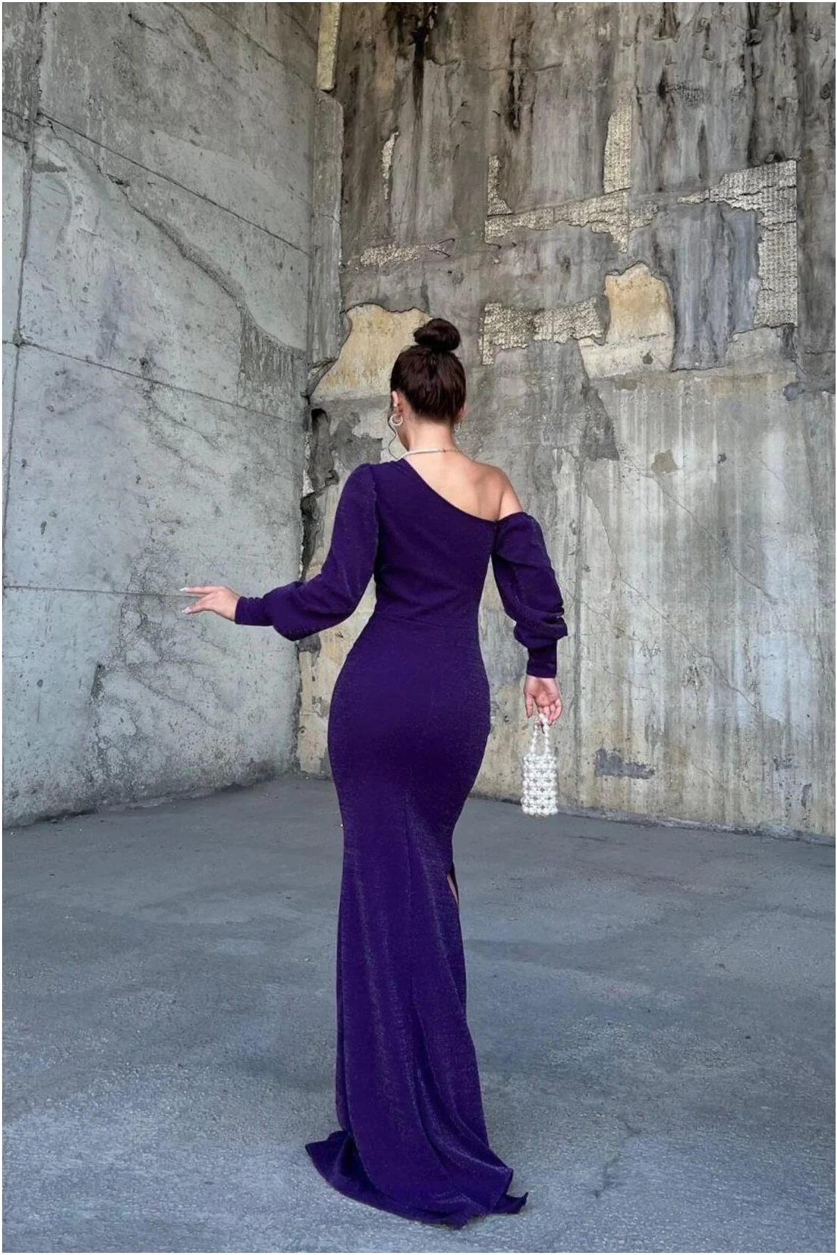 Kadın Modern Stil Krep Kumaş Kayık Yaka Maxi Abiye Elbise görsel 3