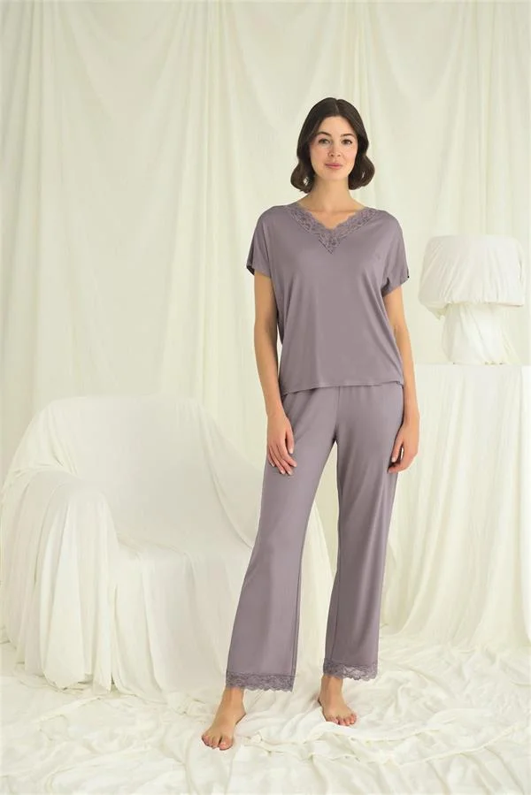 Kısa Kollu V Yakalı Dantelli Pijama Takımı görseli