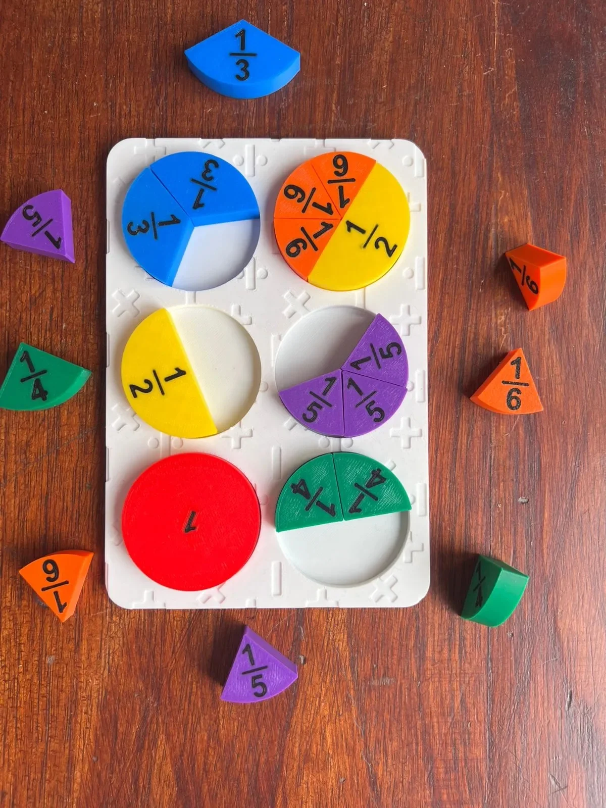 3D Baskı Kesirler Öğretim Seti - Eğitici Ahşap Görünümlü Matematik Puzzle, Kesir Öğrenme Materyali (6 Daire, 24 Parça) görsel 2