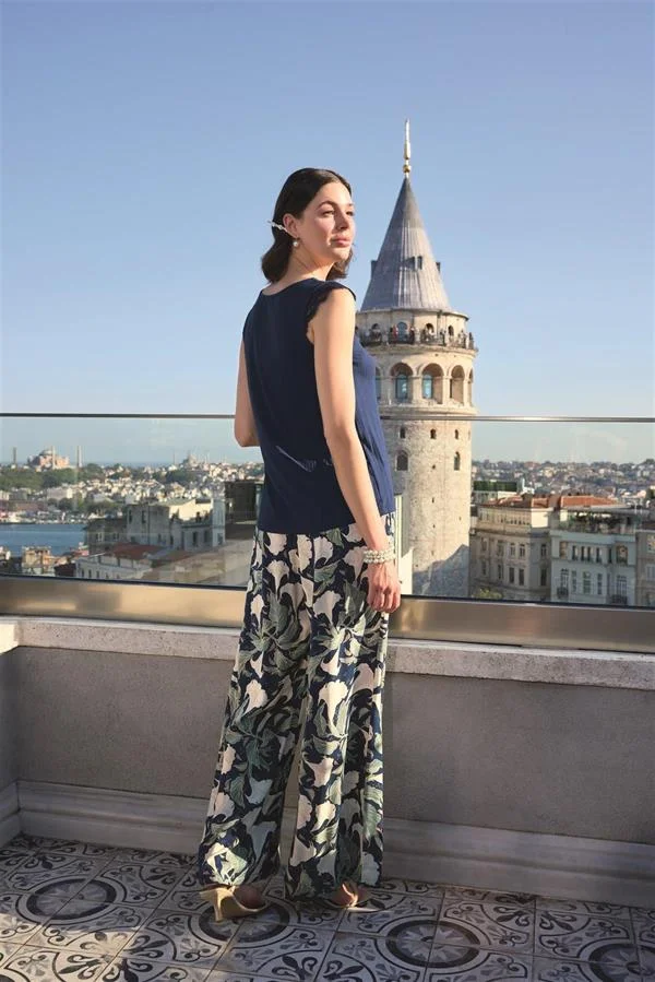 Yaprak Desenli ve Dantelli 3'lü Pijama Takımı görseli