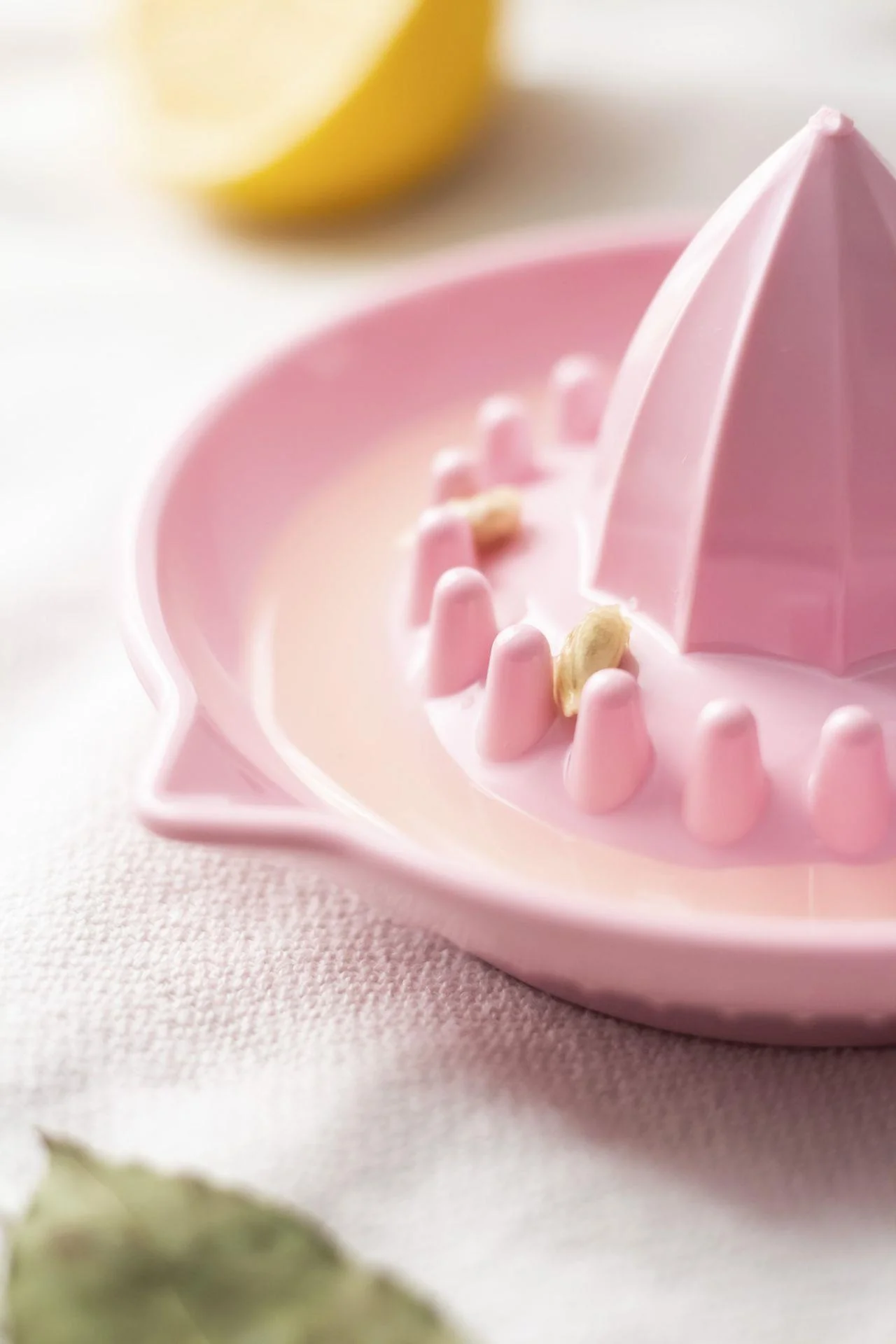 Akrilik Koyu Pembe Limon Sıkacağı Pratik Limon Sıkacağı görsel 4