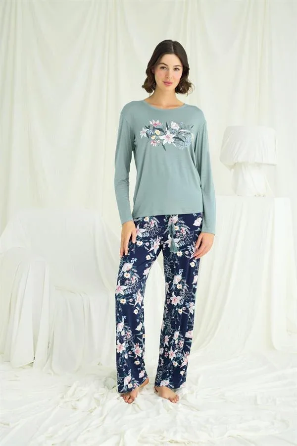 Çiçek ve Yaprak Desenli Baskılı Pijama Takımı görseli