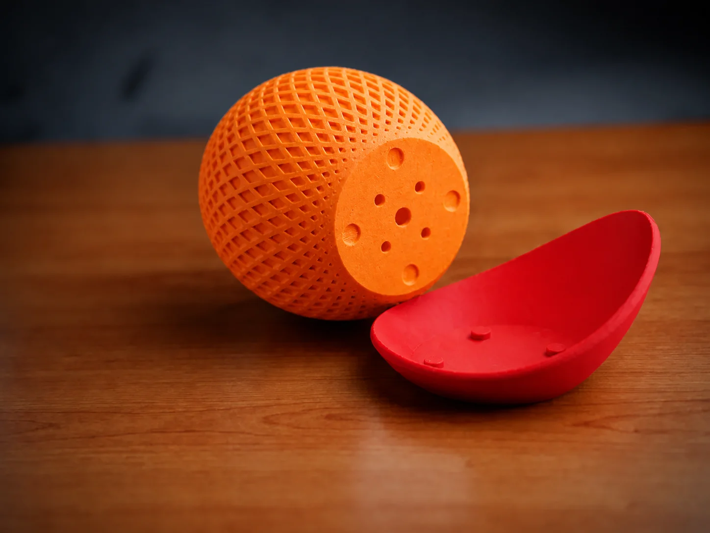 3D Baskı Küre Saksı - Kafes Dokulu İki Parçalı Dekoratif Saksı - Turuncu-Kırmızı görsel 2
